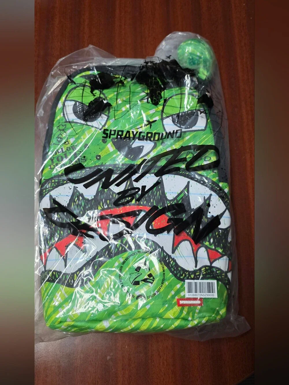 Sprayground Moneybear Chomp & Keychain Backpack8